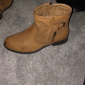 Shoedazzle boots